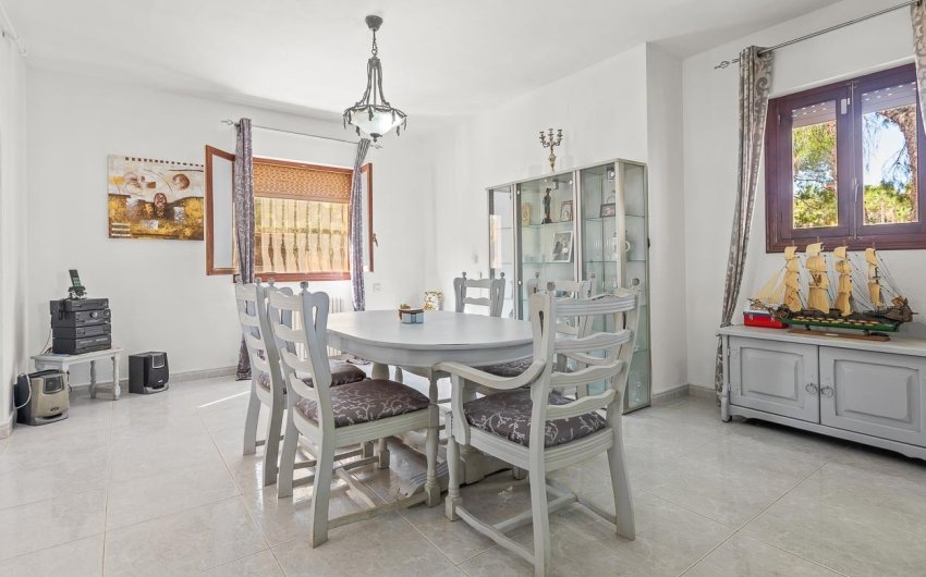 Revente - Villa -
Villamartín - Las Filipinas