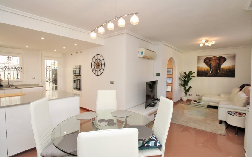 Revente - Villa -
Villamartín - Los Dolses