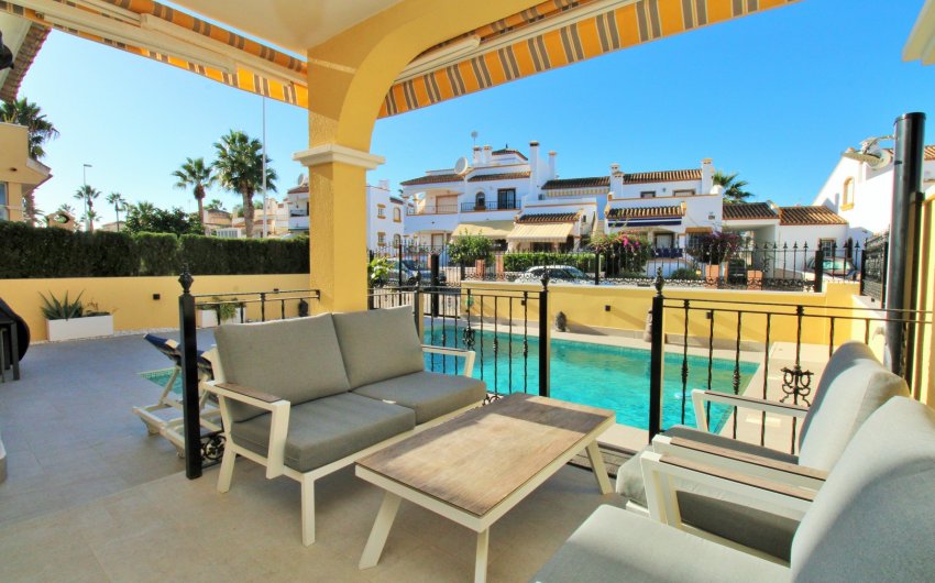 Revente - Villa -
Villamartín - Los Dolses