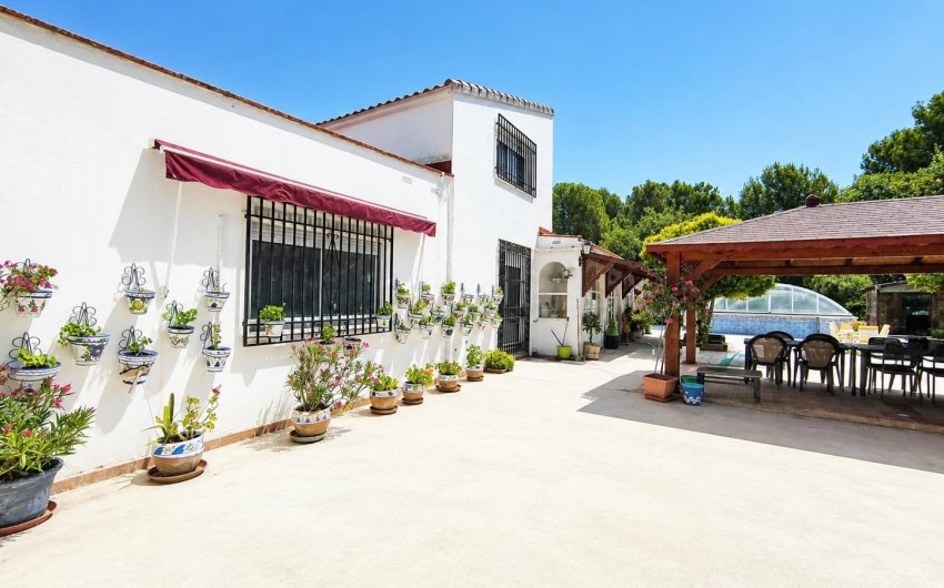Revente - Villa -
Villena - Inland