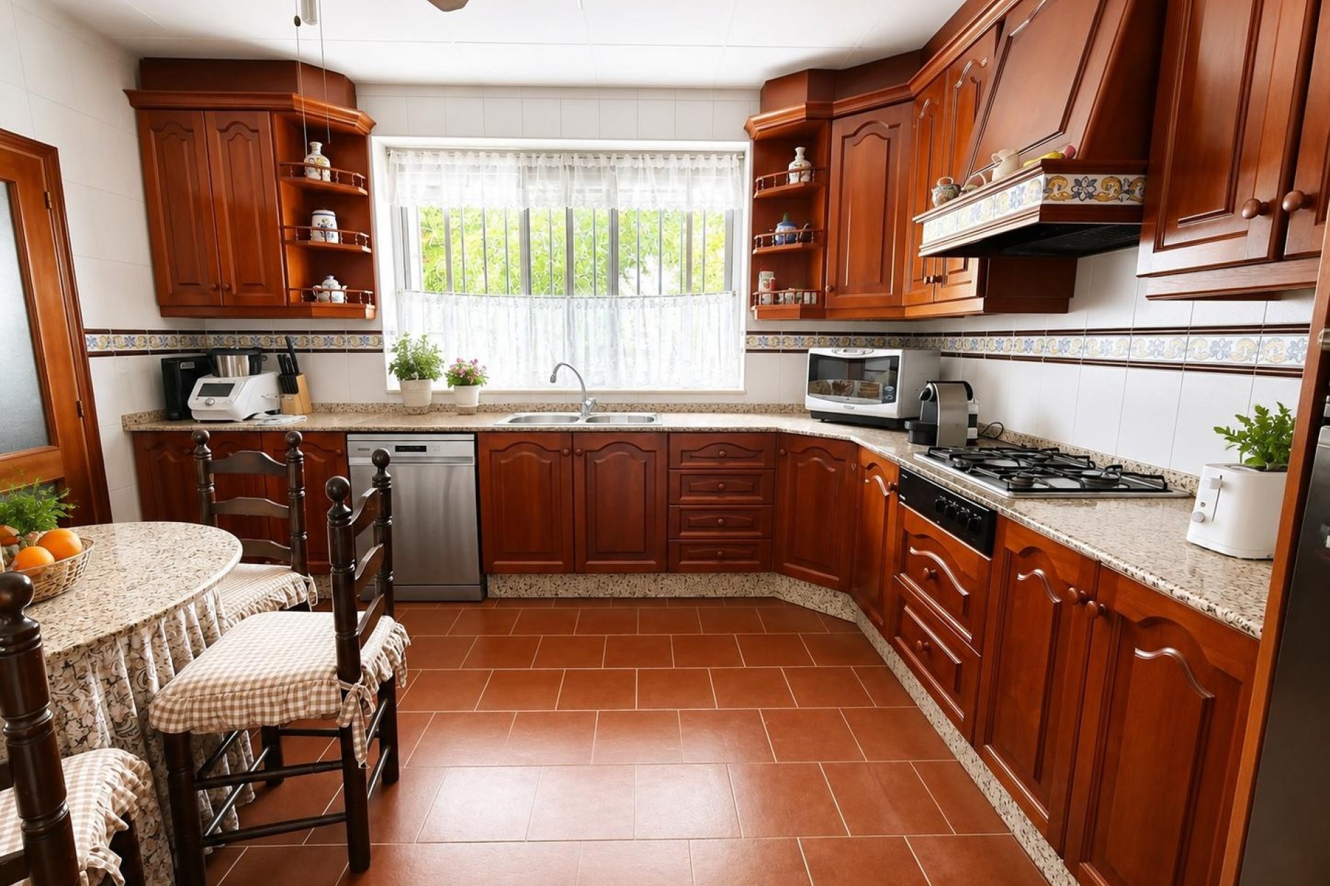 Revente - Villa -
Villena - Inland