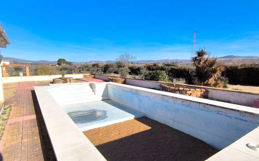 Revente - Villa -
Villena - Inland