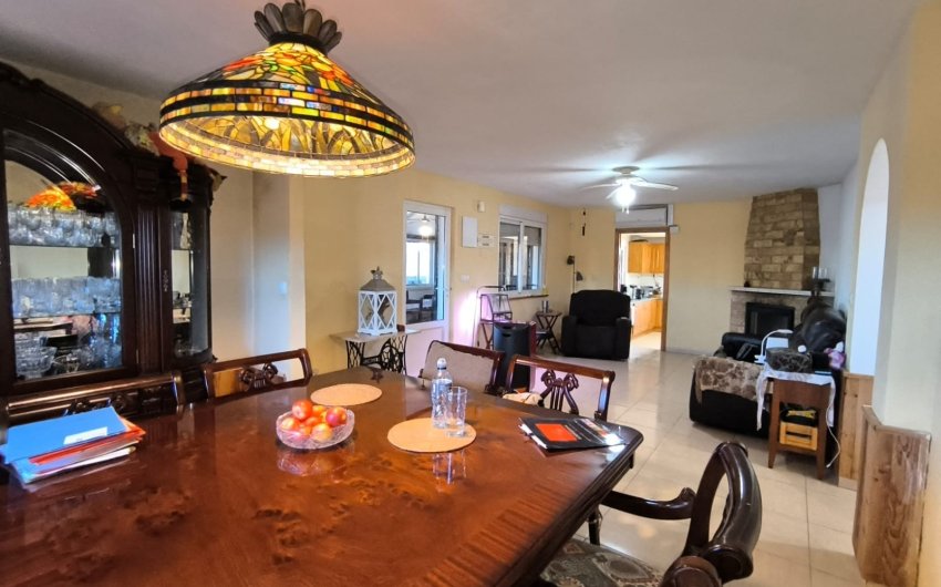 Revente - Villa -
Villena - Inland