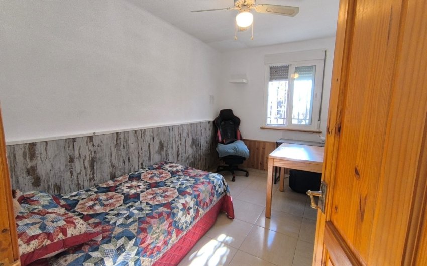 Revente - Villa -
Villena - Inland