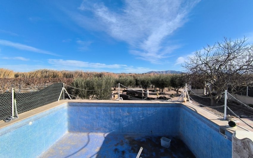 Revente - Villa -
Villena - Inland