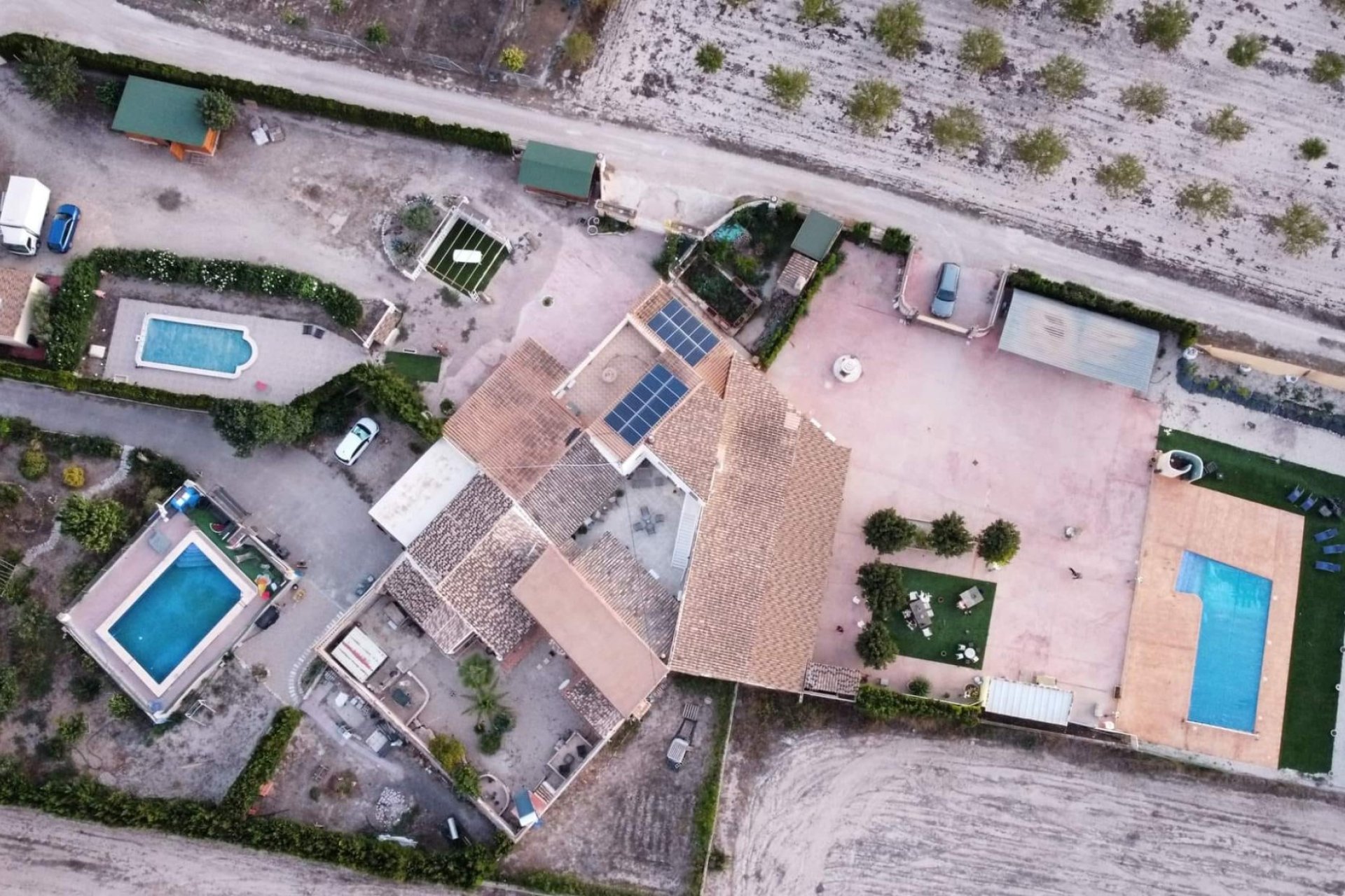 Revente - Villa -
Villena - Inland