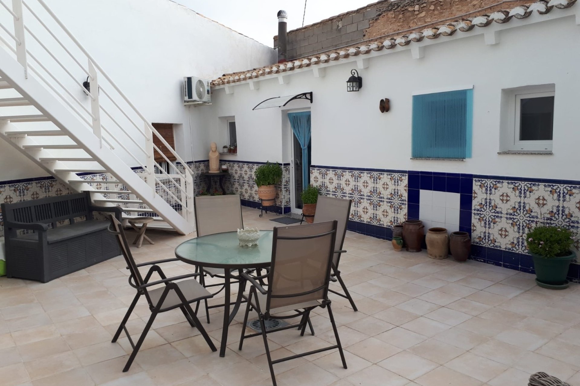 Revente - Villa -
Villena - Inland