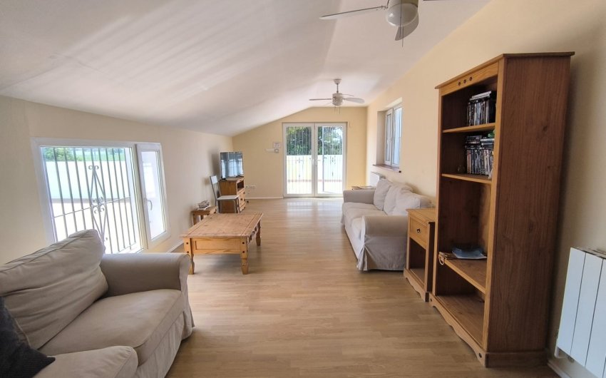 Revente - Villa -
Villena - Inland