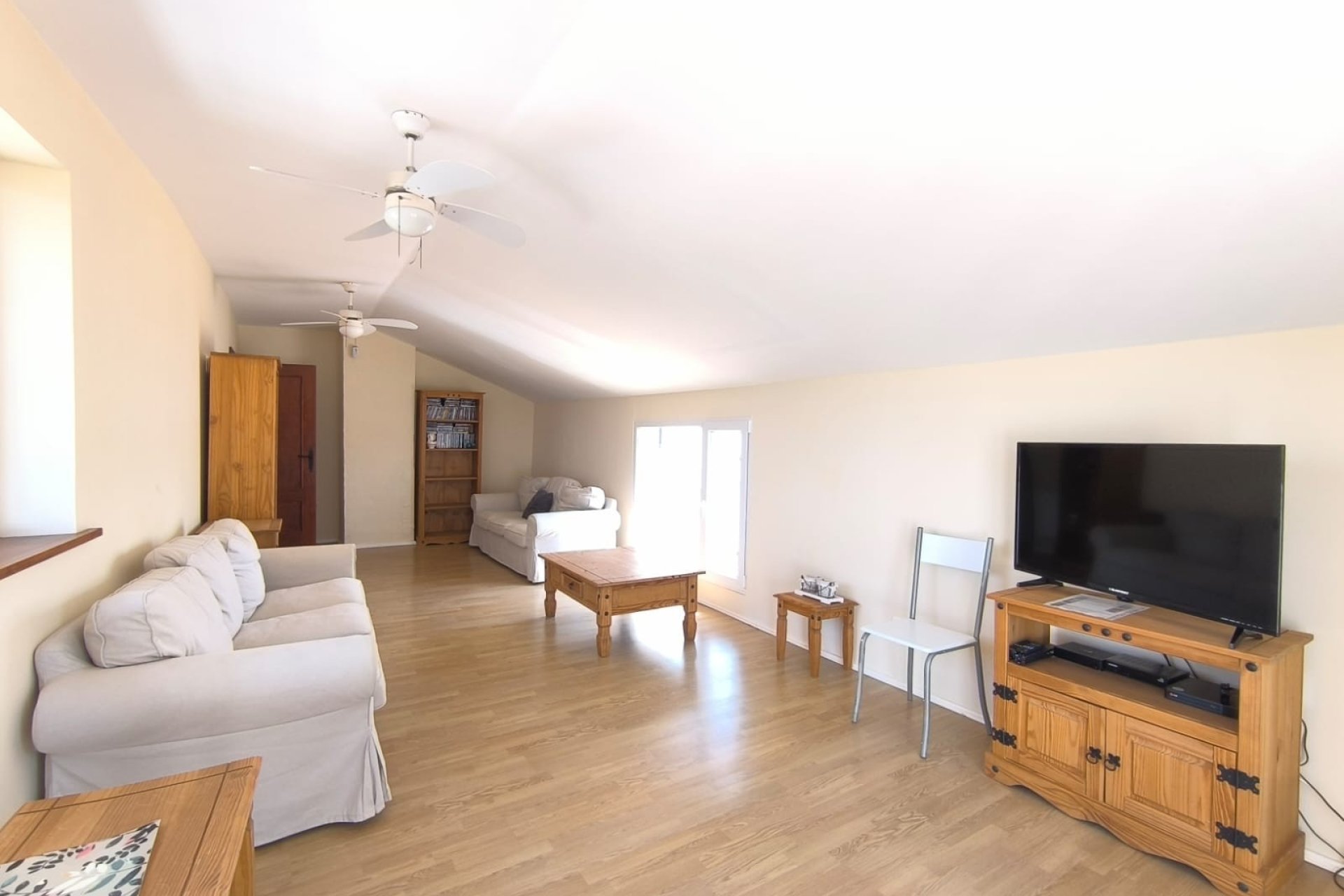 Revente - Villa -
Villena - Inland