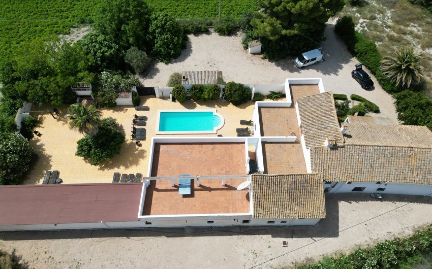 Revente - Villa -
Villena - Inland