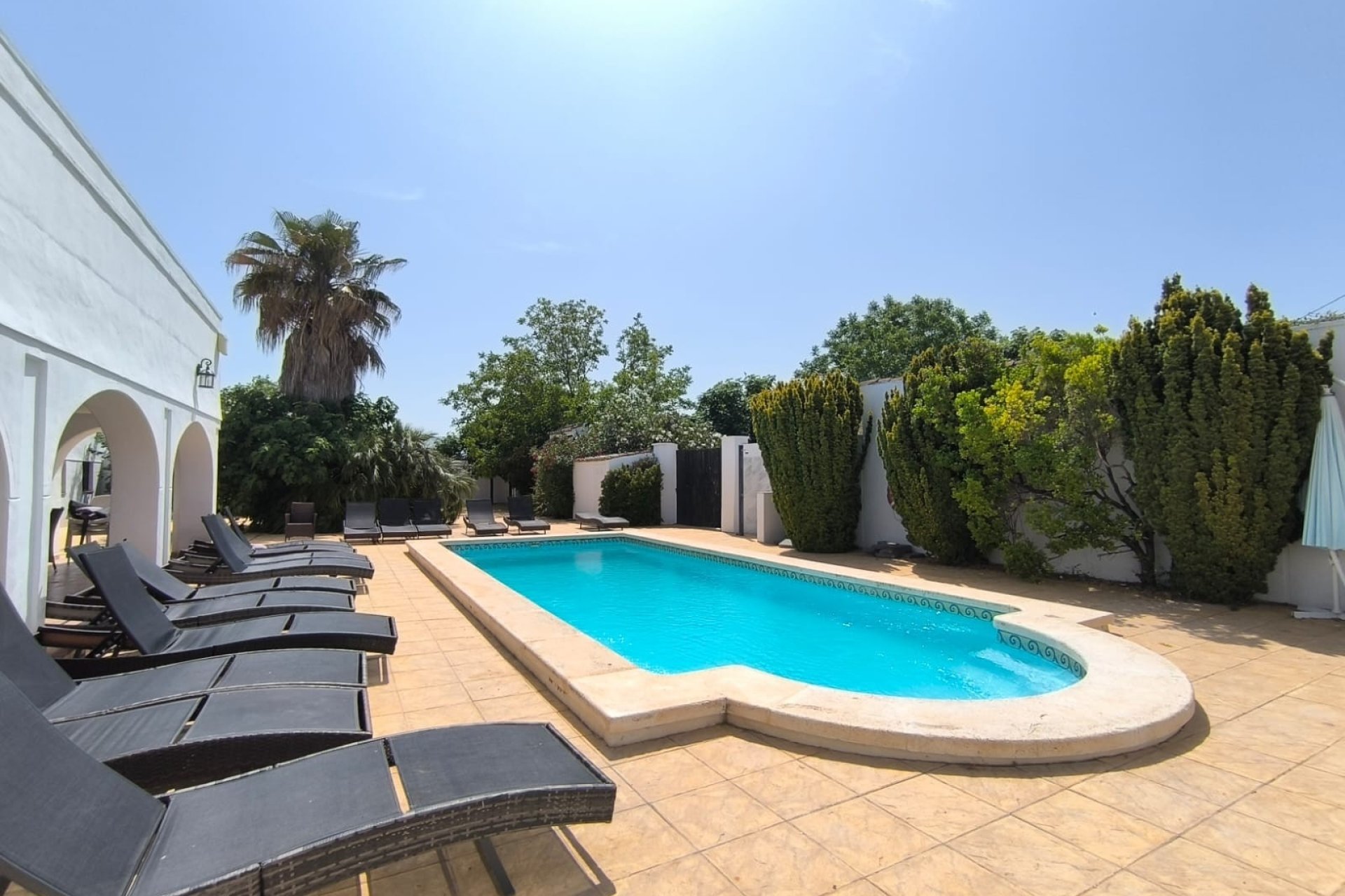 Revente - Villa -
Villena - Inland