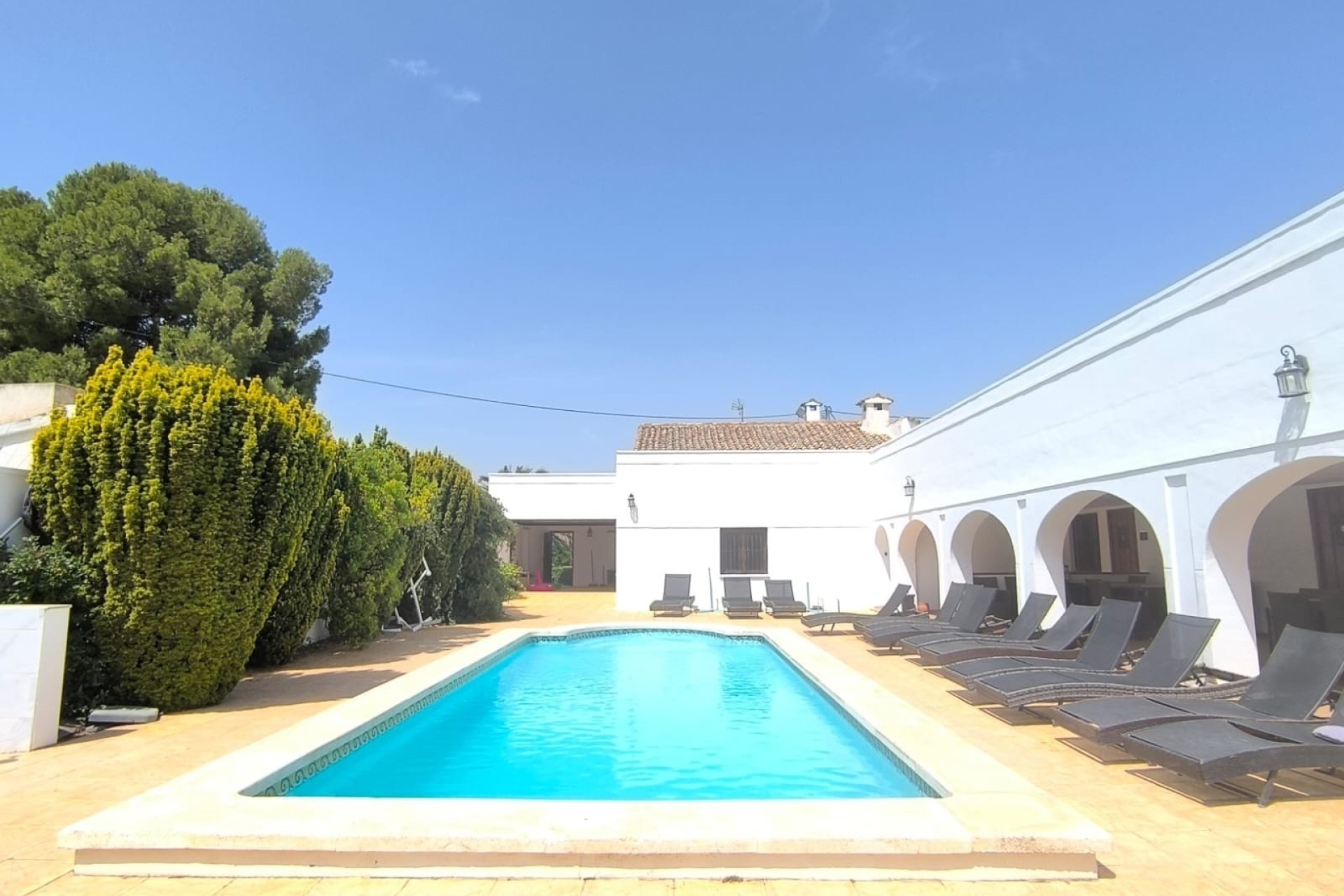 Revente - Villa -
Villena - Inland