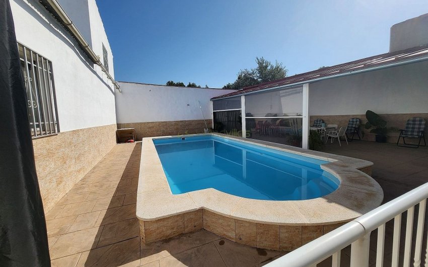 Revente - Villa -
Villena