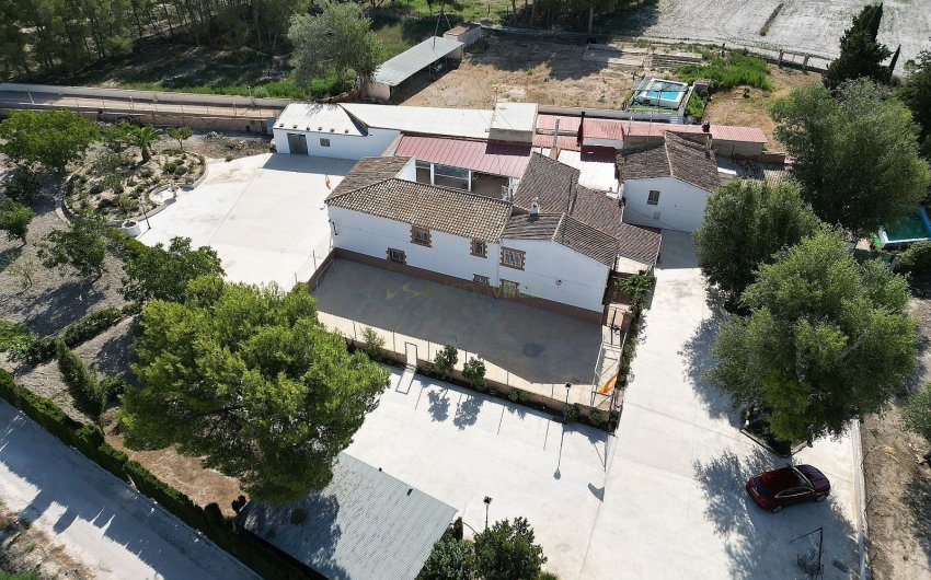 Revente - Villa -
Villena