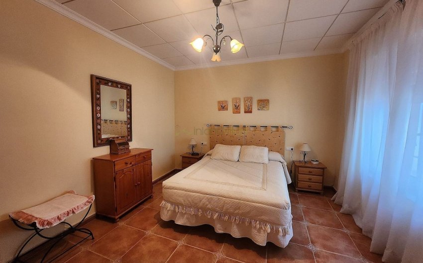 Revente - Villa -
Villena