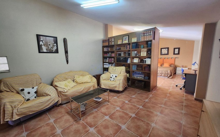 Revente - Villa -
Villena