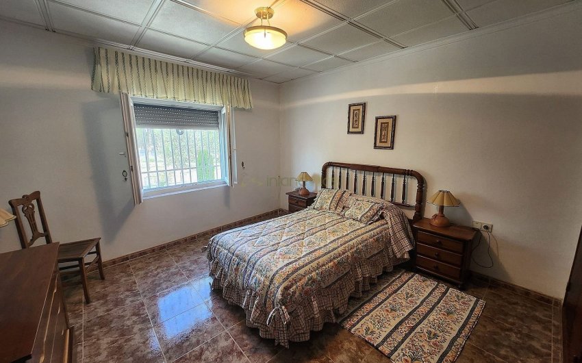 Revente - Villa -
Villena