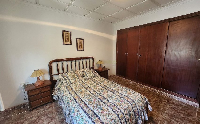 Revente - Villa -
Villena