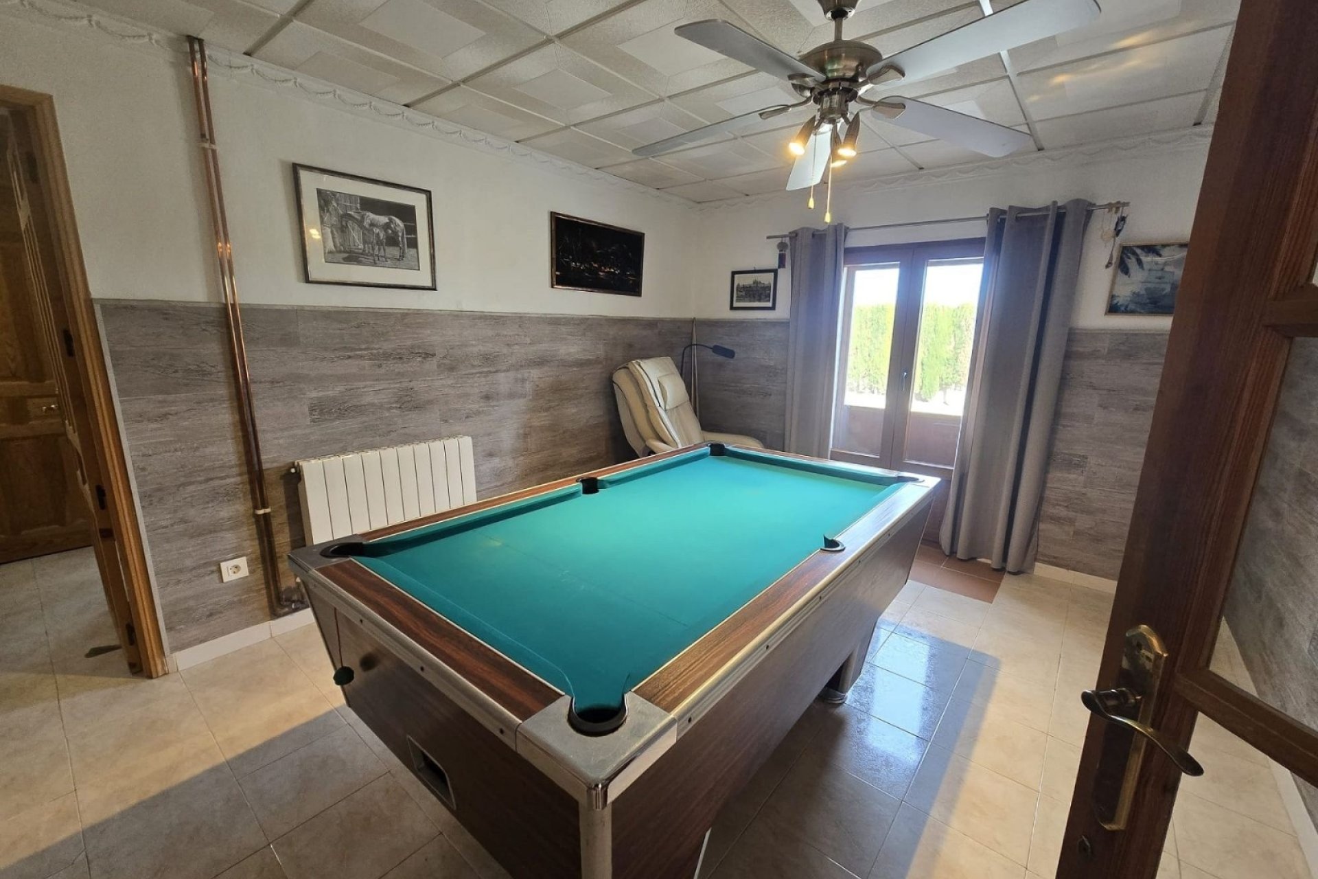 Revente - Villa -
Villena