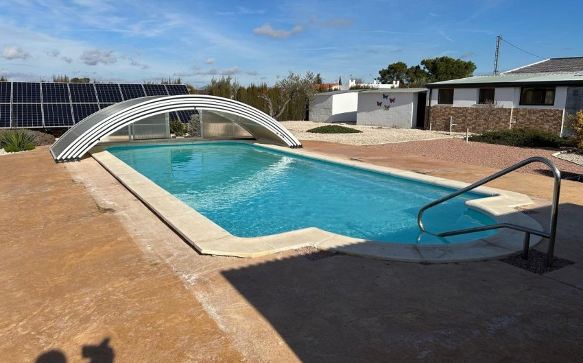 Revente - Villa -
Villena