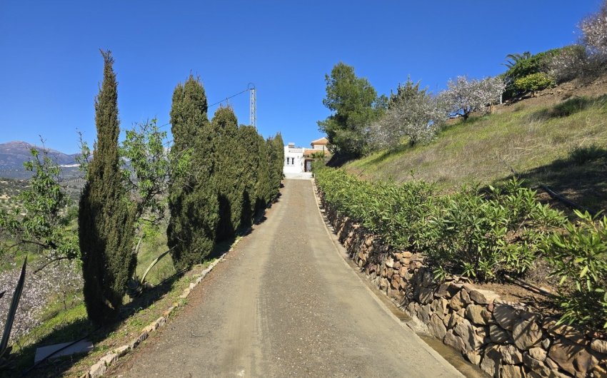 Revente - Villa -
Vinuela - Inland