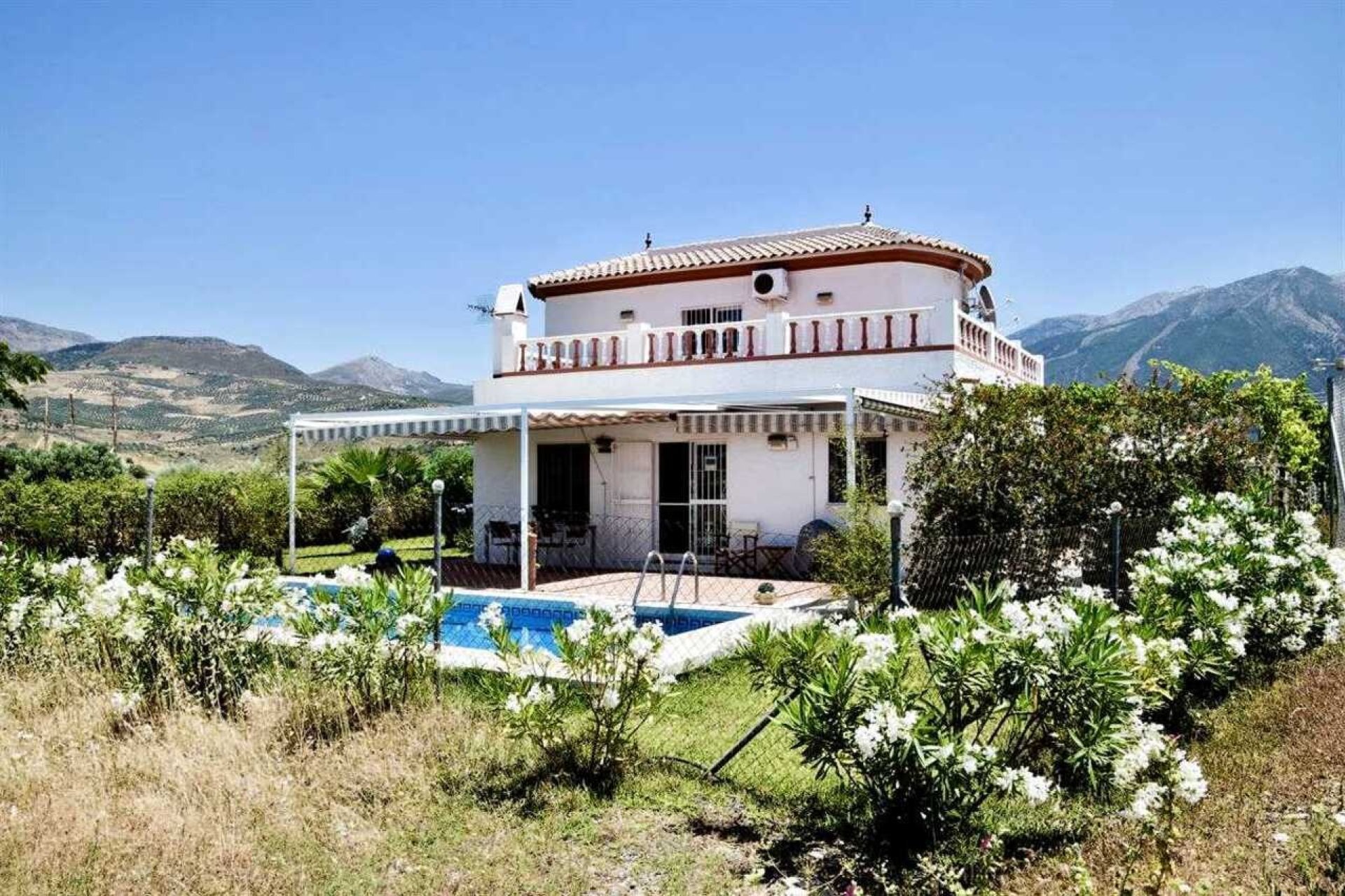 Revente - Villa -
Vinuela - Inland