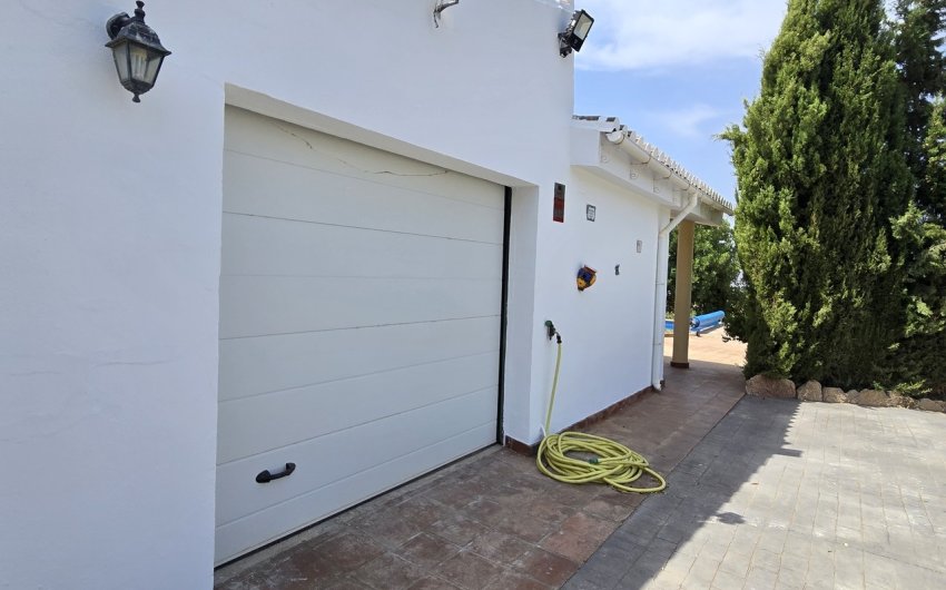 Revente - Villa -
Vinuela - Inland