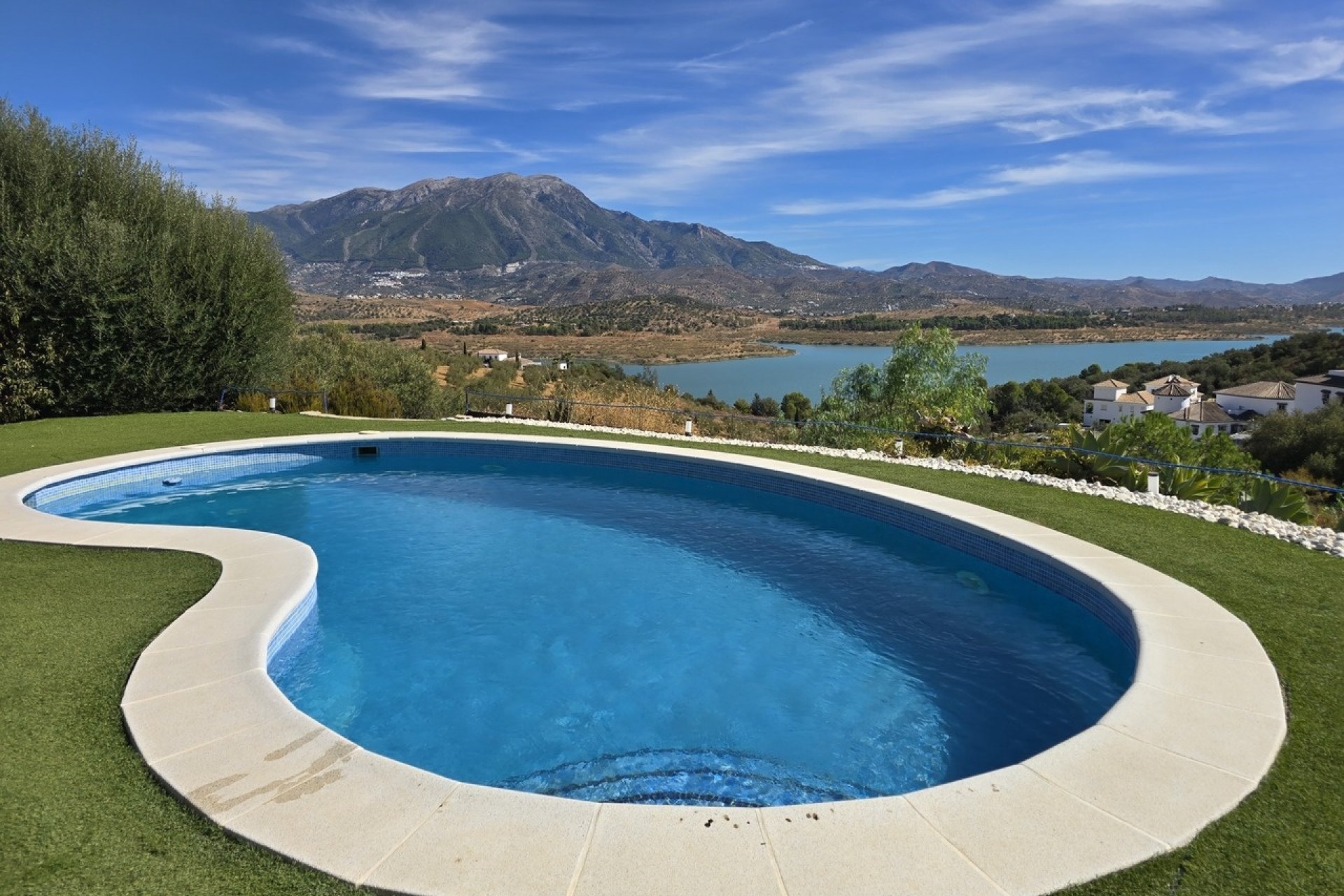 Revente - Villa -
Vinuela - Inland