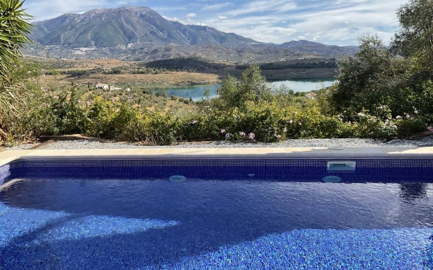 Revente - Villa -
Vinuela - Inland