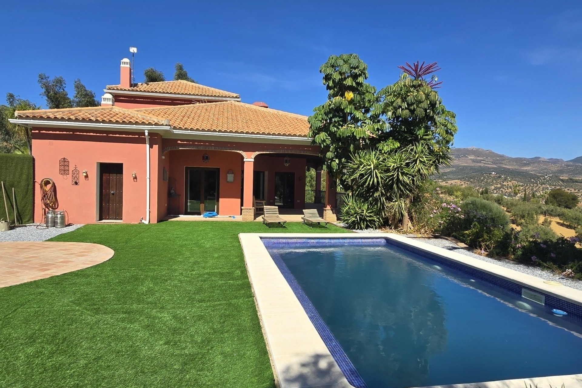 Revente - Villa -
Vinuela - Inland