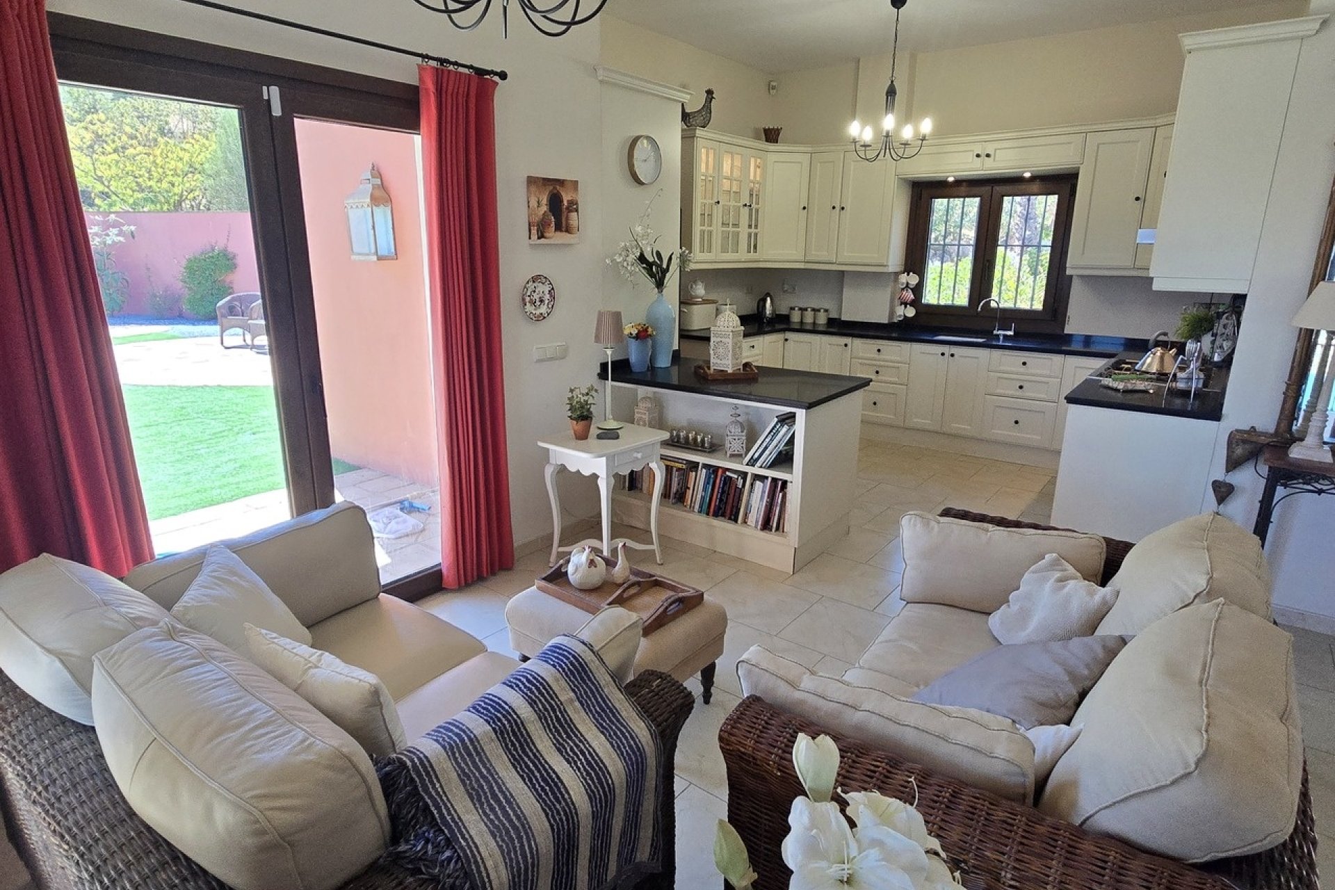 Revente - Villa -
Vinuela - Inland