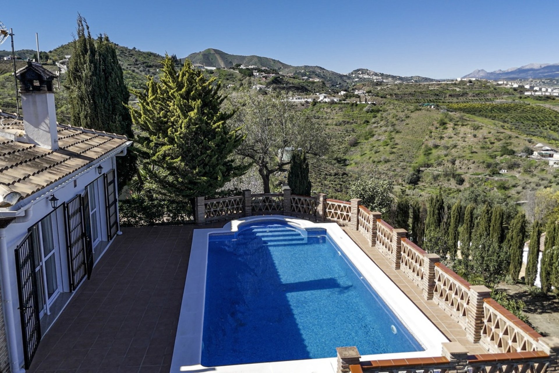 Revente - Villa -
Vinuela - Inland
