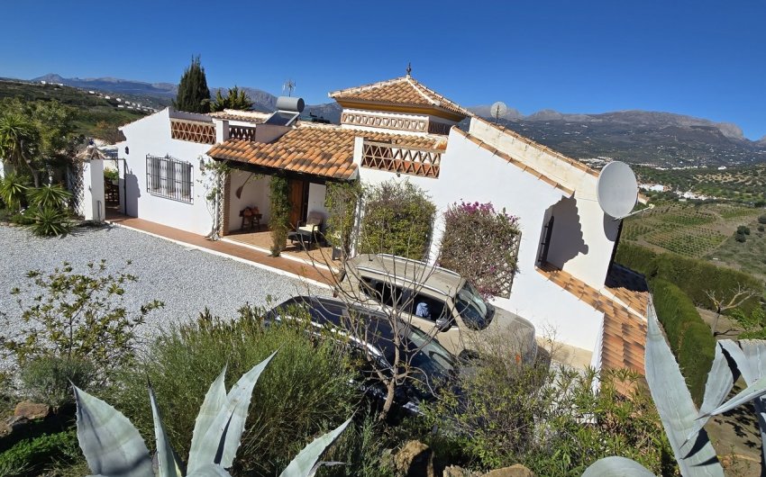 Revente - Villa -
Vinuela - Inland