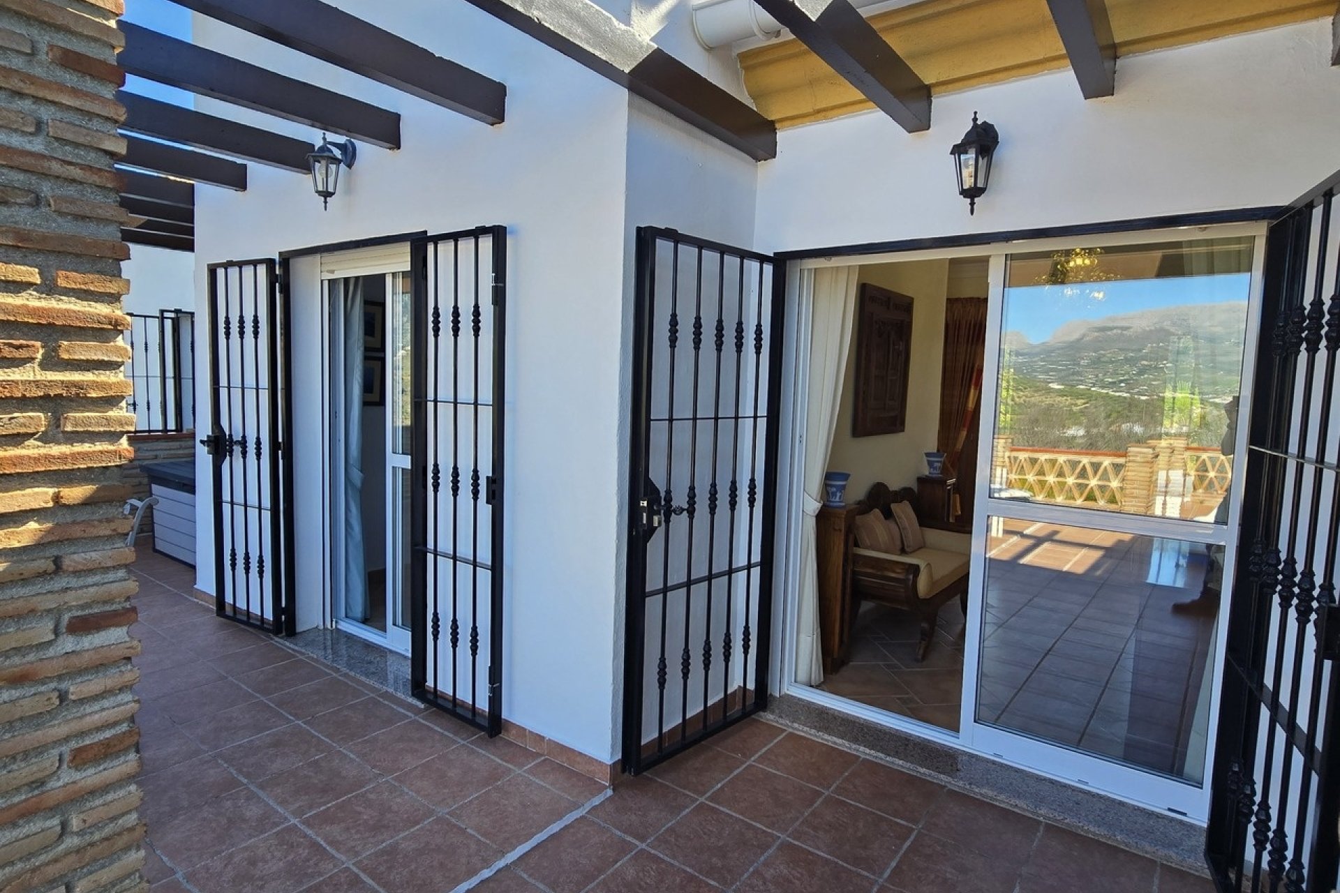 Revente - Villa -
Vinuela - Inland