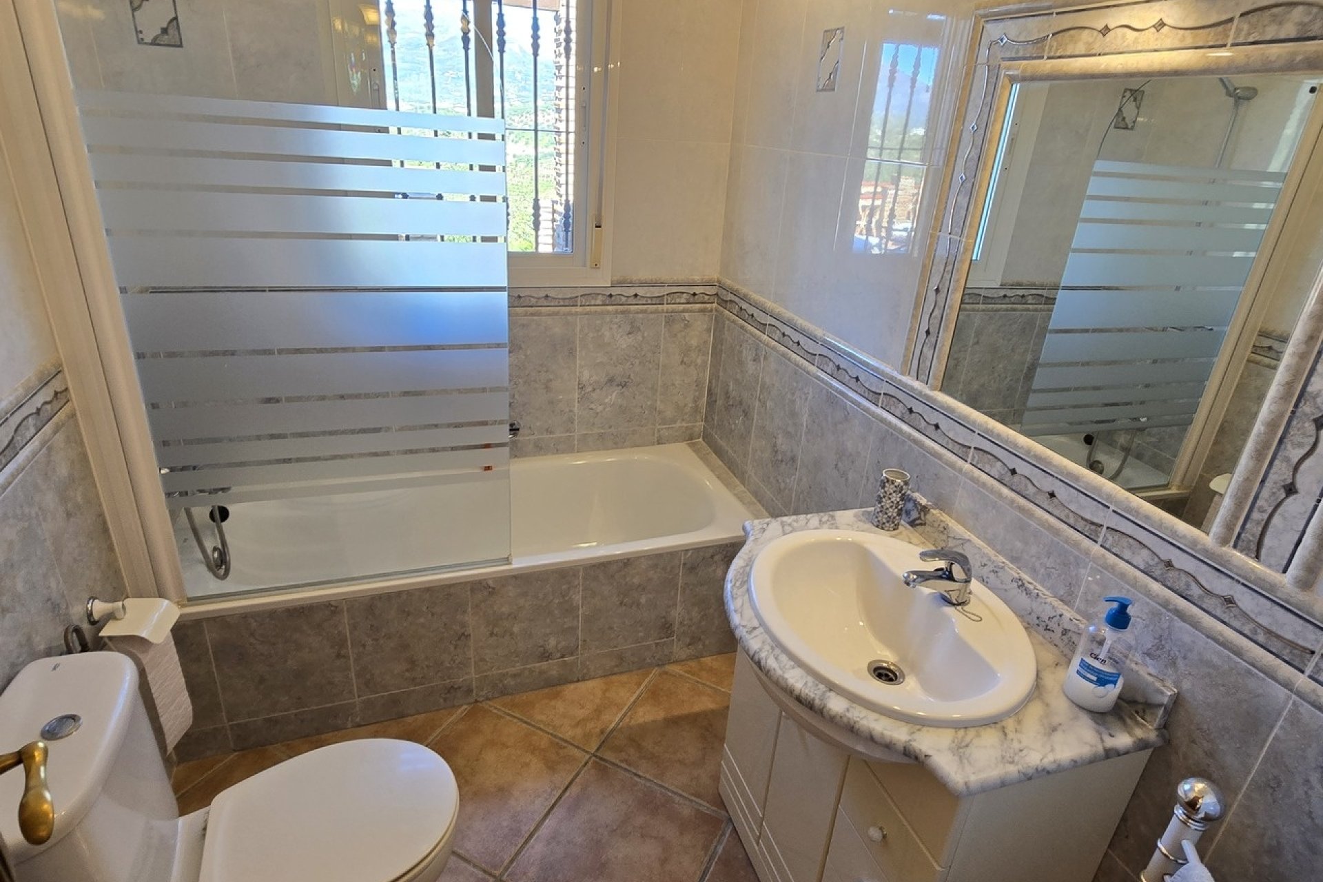 Revente - Villa -
Vinuela - Inland