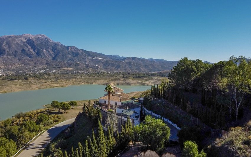 Revente - Villa -
Vinuela - Inland