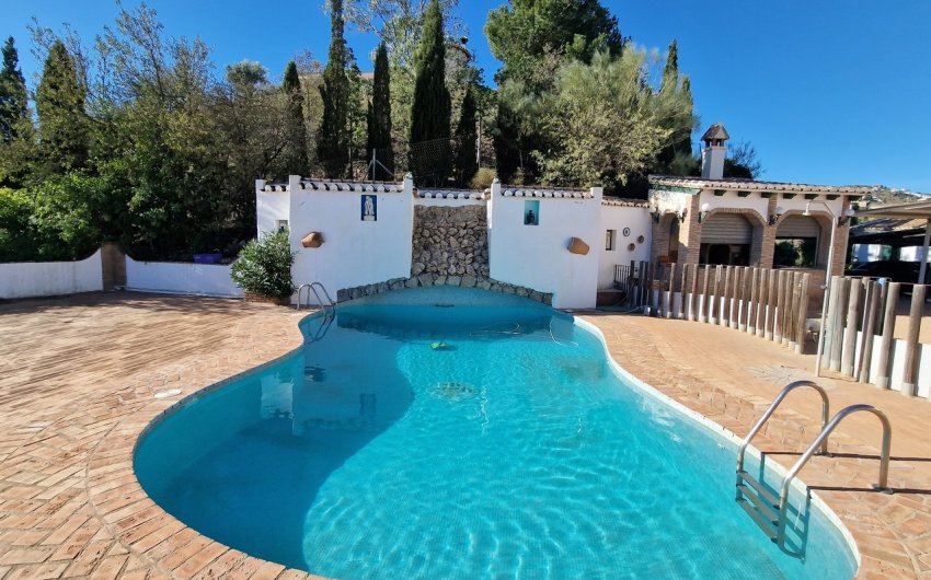 Revente - Villa -
Vinuela - Inland