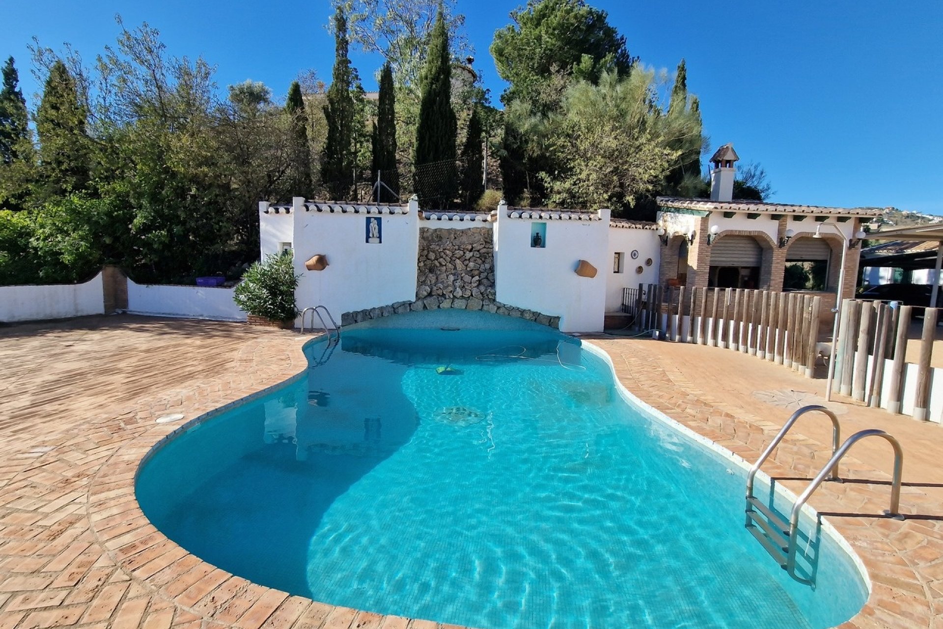 Revente - Villa -
Vinuela - Inland