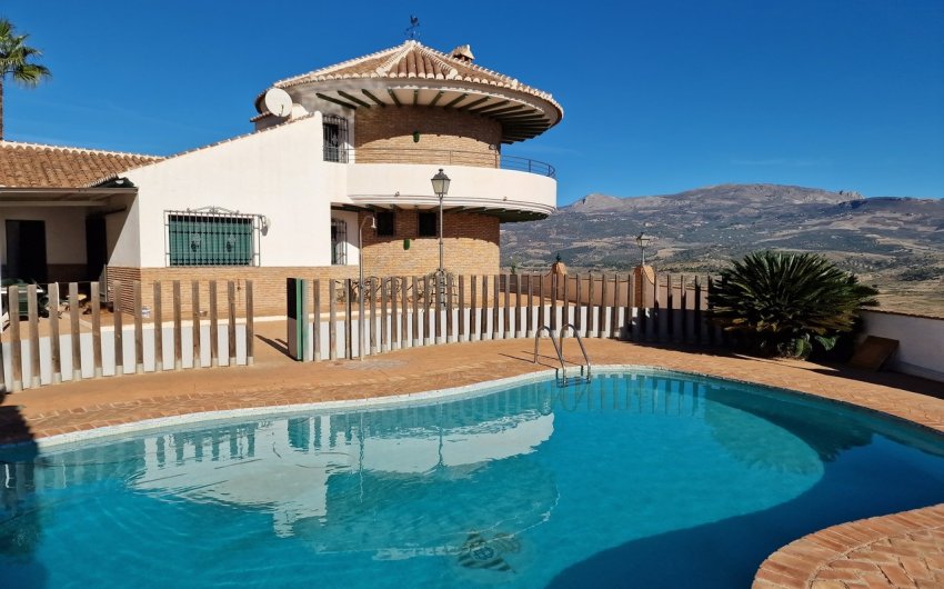 Revente - Villa -
Vinuela - Inland