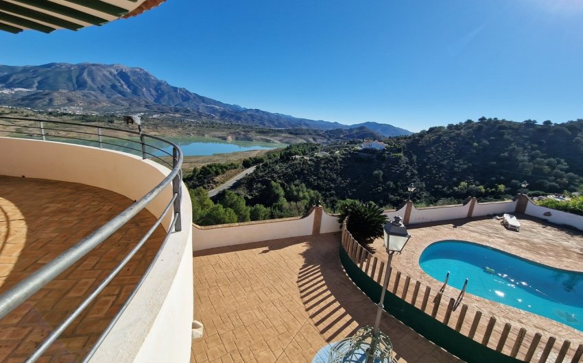 Revente - Villa -
Vinuela - Inland