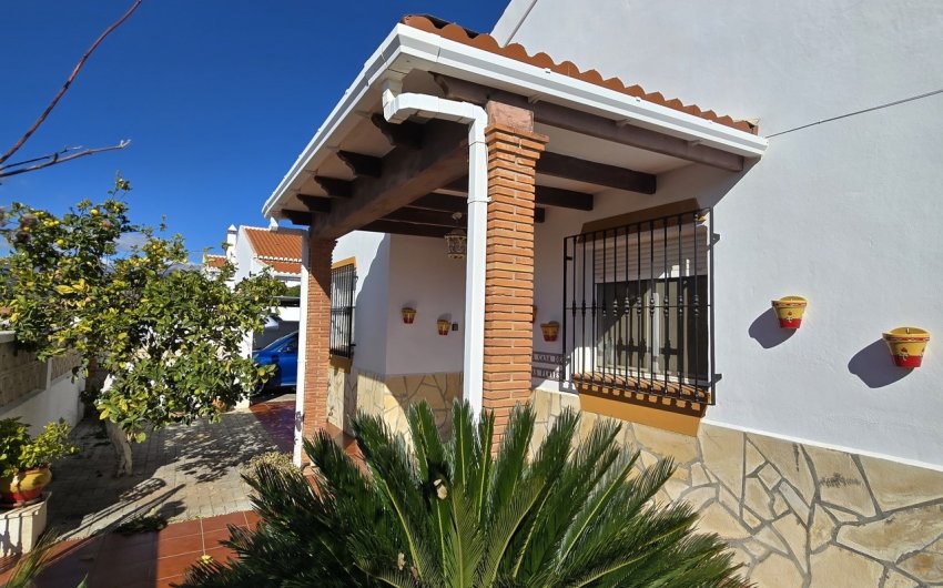 Revente - Villa -
Vinuela - Inland