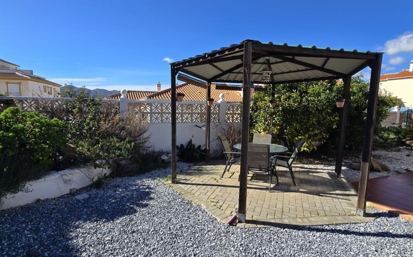Revente - Villa -
Vinuela - Inland