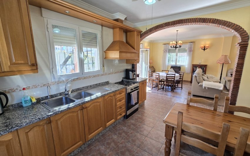 Revente - Villa -
Vinuela - Inland