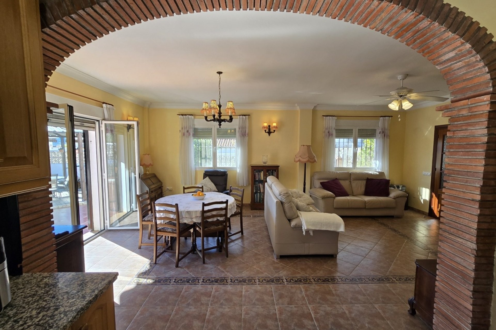 Revente - Villa -
Vinuela - Inland