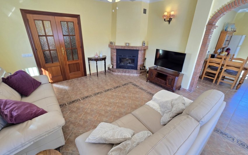 Revente - Villa -
Vinuela - Inland