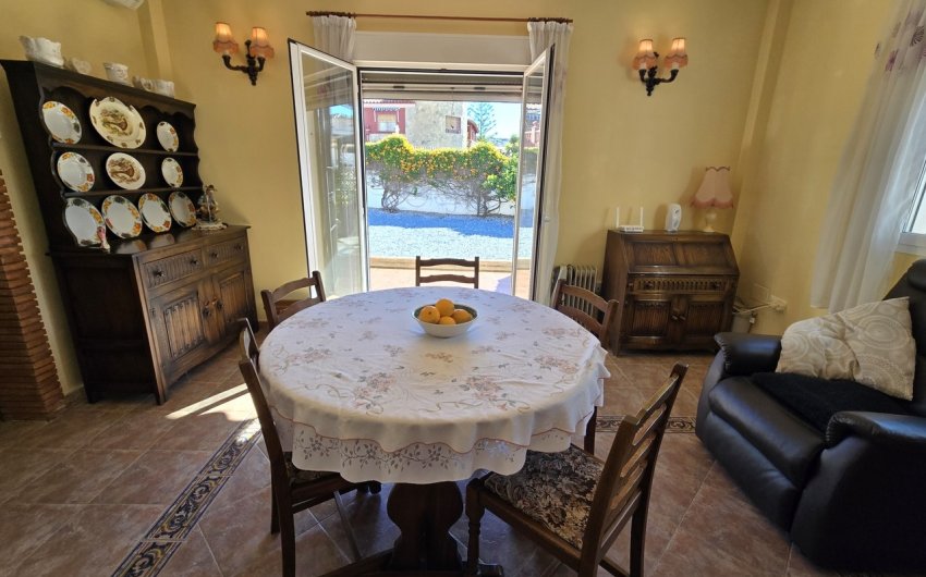 Revente - Villa -
Vinuela - Inland