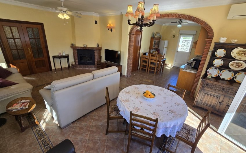 Revente - Villa -
Vinuela - Inland