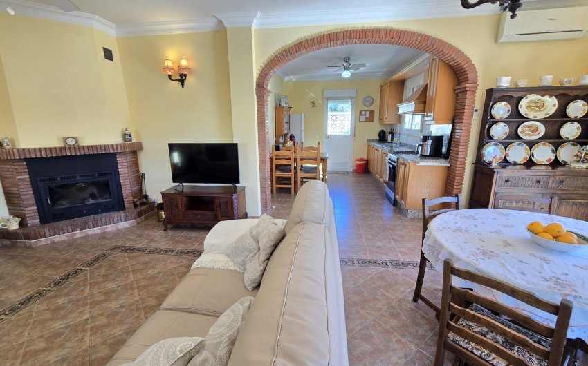 Revente - Villa -
Vinuela - Inland