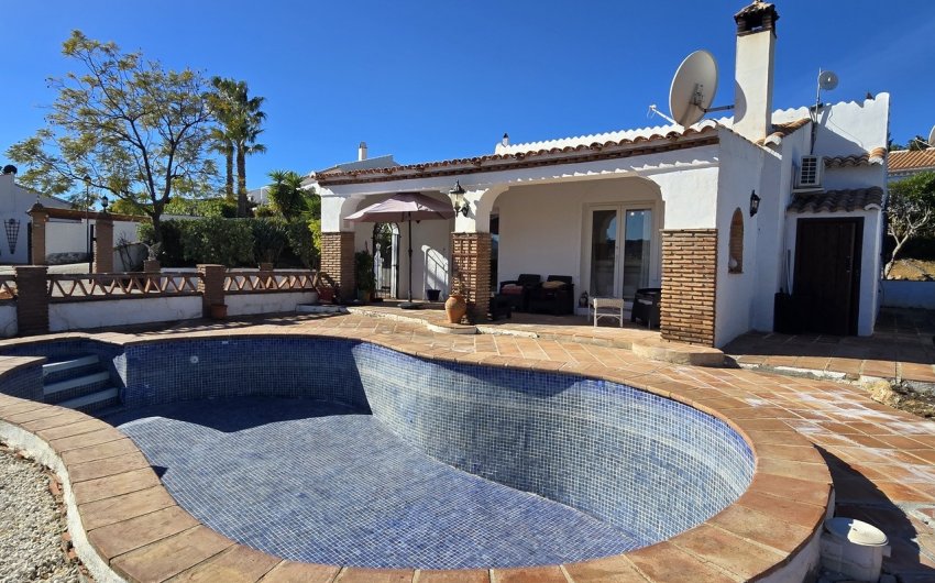 Revente - Villa -
Vinuela - Inland