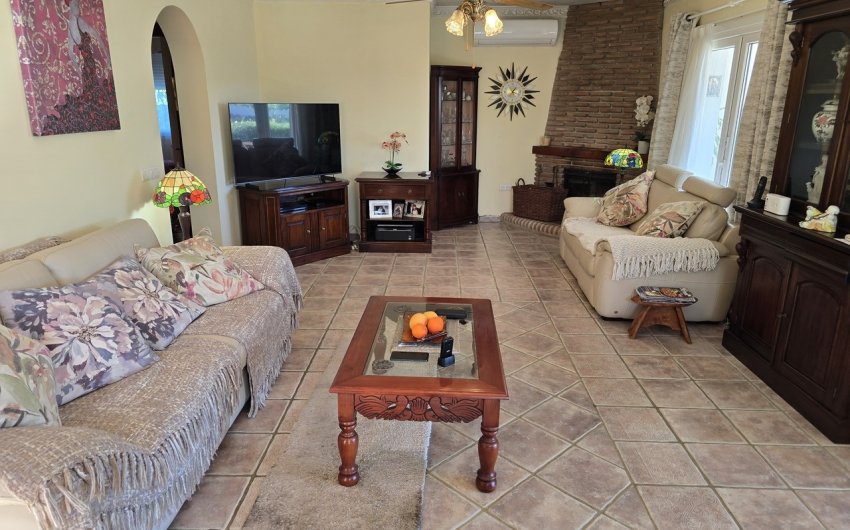 Revente - Villa -
Vinuela - Inland